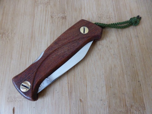 Vecchio coltello pieghevole - , a